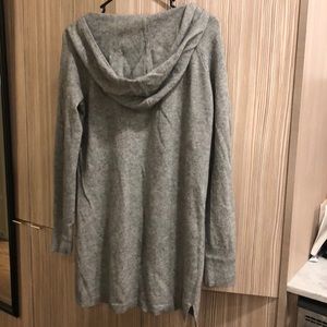 Long sweater with a hood one size